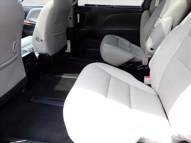 Used 2017 Toyota Sienna Limited AWD/4WD image 10