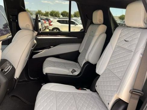 New 2026 Cadillac Escalade ESV Platinum Sport AWD/4WD image 28