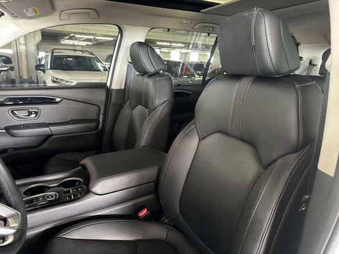 Used 2023 Honda Pilot Touring image 13