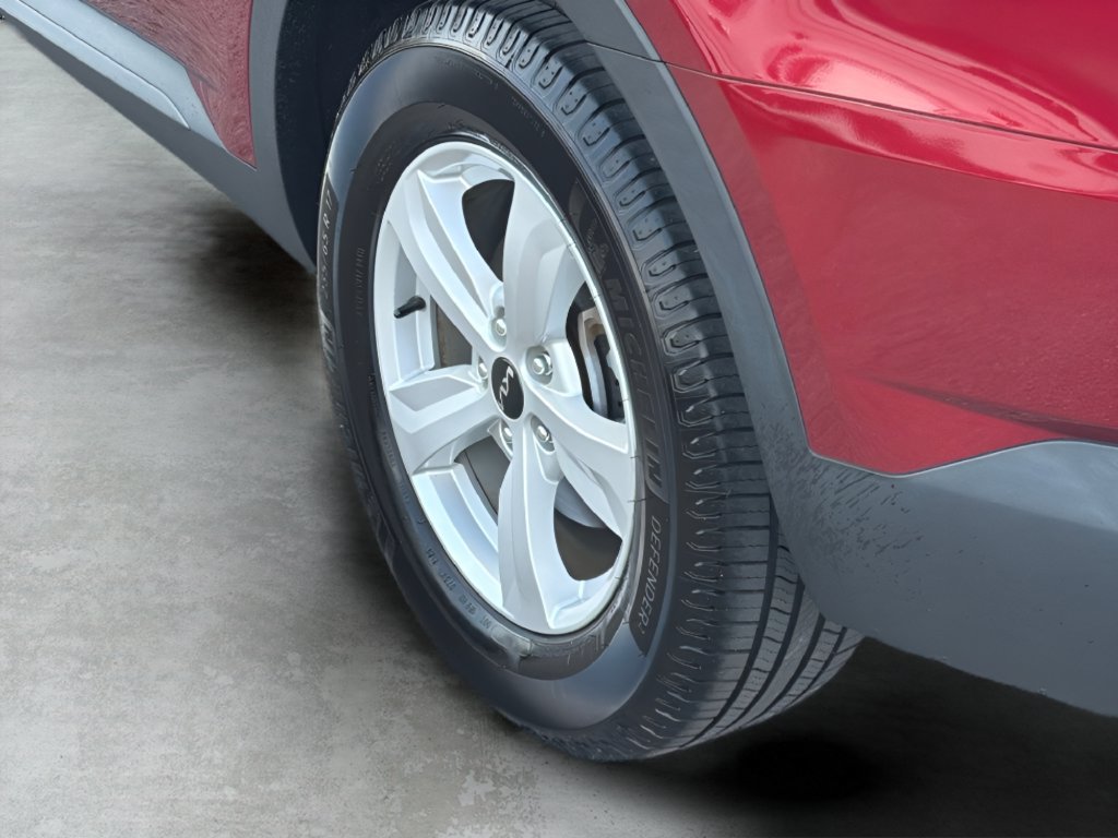 Used 2023 Kia Sorento LX FWD image 9