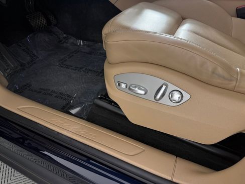 Certified 2021 Porsche Macan AWD/4WD image 22