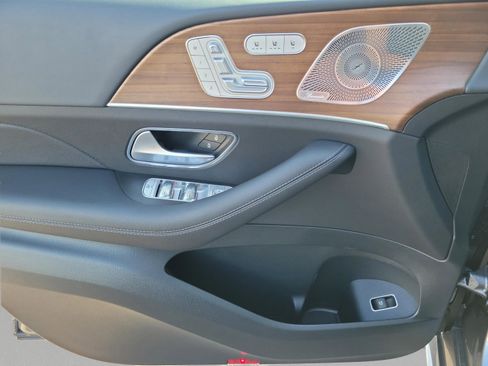 Certified 2025 Mercedes-Benz GLS 450 4MATIC image 11
