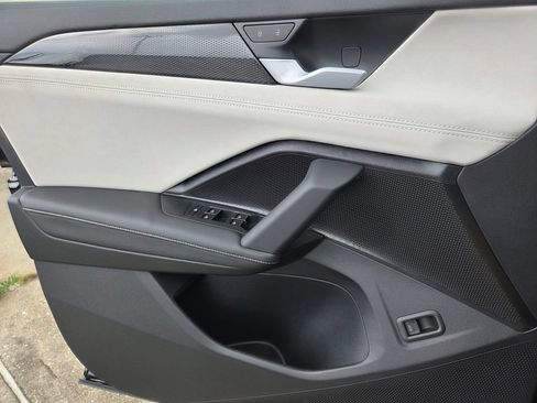 New 2026 Volkswagen Tiguan SE FWD image 20