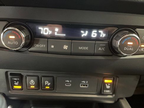 Used 2023 Nissan Frontier SV w/ Technology Package image 10