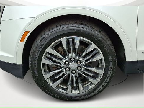 Used 2017 Cadillac XT5 Premium Luxury image 8