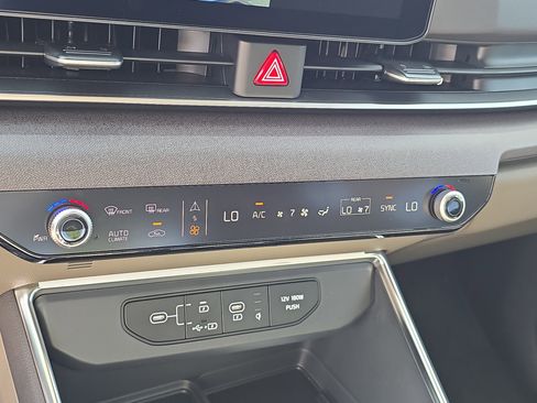 New 2026 Kia Carnival EX FWD image 25