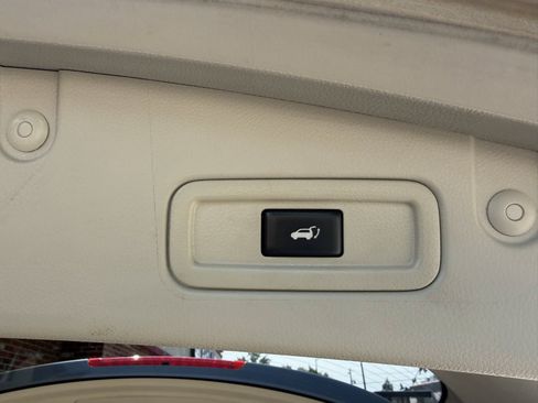 Used 2014 Nissan Murano SL w/ Navigation Package AWD/4WD image 8