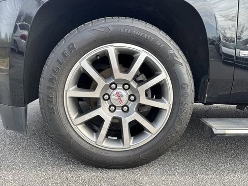 Used 2015 GMC Yukon Denali w/ Premium Package image 11