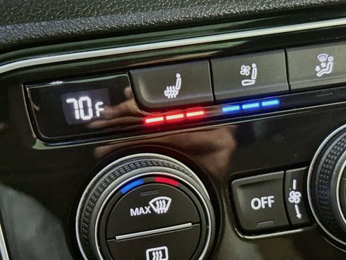 Used 2020 Volkswagen Atlas Cross Sport SEL Premium AWD/4WD image 22