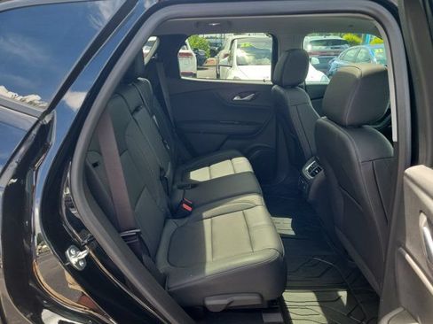 Used 2024 Chevrolet Blazer LT w/ Sound & Technology Package FWD image 8
