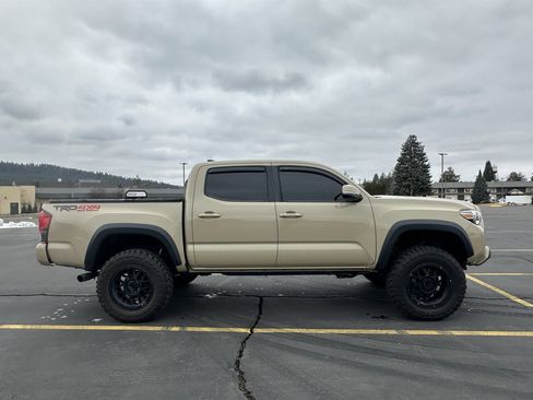 Used 2019 Toyota Tacoma TRD Off-Road image 42