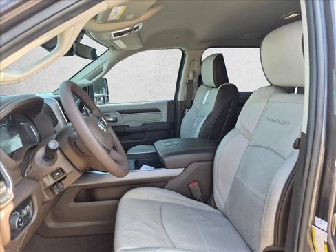 Used 2025 RAM 2500 Laramie AWD/4WD image 10