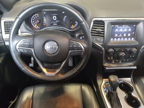 Used 2018 Jeep Grand Cherokee Limited AWD/4WD image 22