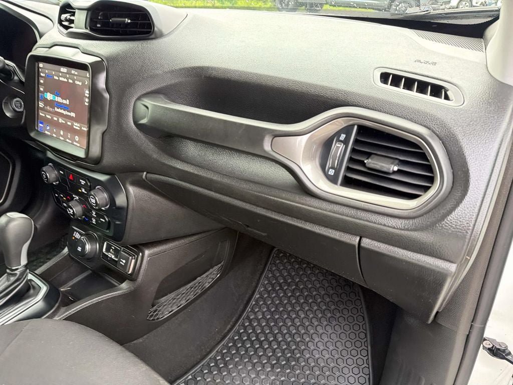 Used 2023 Jeep Renegade Latitude AWD/4WD image 25