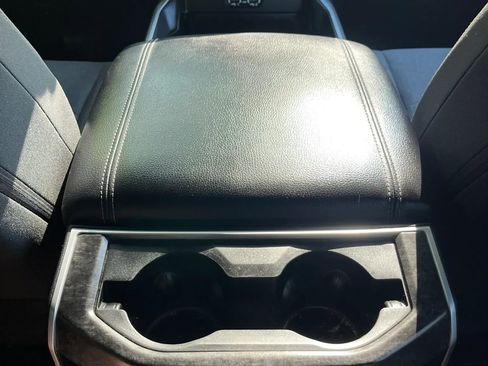 Used 2022 RAM 2500 Big Horn w/ Level C Equiment Group AWD/4WD image 19