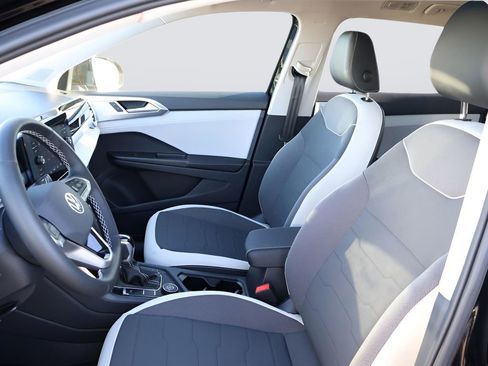 Certified 2025 Volkswagen Taos SE AWD/4WD image 42