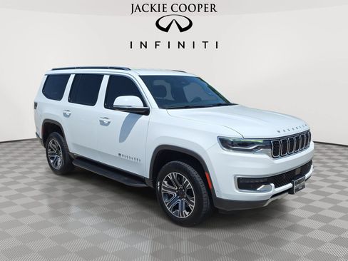 Used 2022 Jeep Wagoneer Series III AWD/4WD image 3