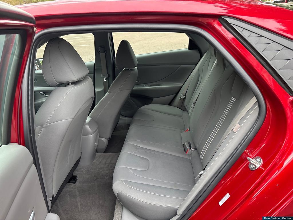 Used 2024 Hyundai Elantra SEL FWD image 16