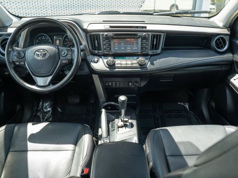 Used 2018 Toyota RAV4 XLE AWD/4WD image 7