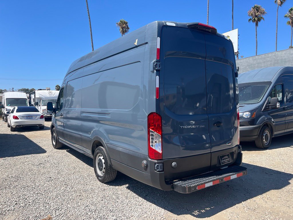 Used 2020 Ford Transit 250 148 High Roof Extended RWD image 9