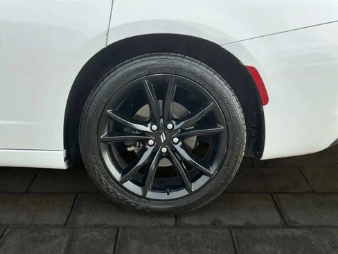 Used 2017 Dodge Charger R/T w/ Navigation & Travel Group image 17