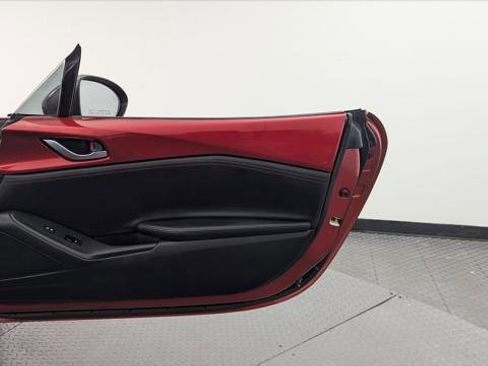 Used 2017 MAZDA MX-5 Miata RF Club image 17