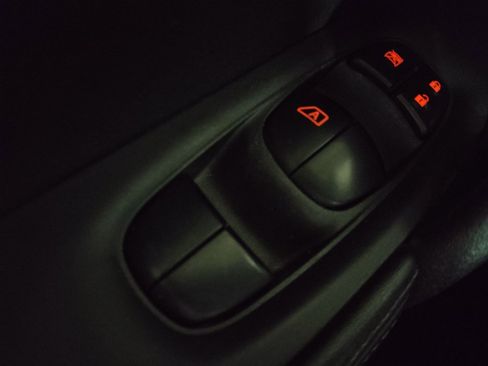 Used 2018 Nissan Rogue SL w/ Premium Package image 27