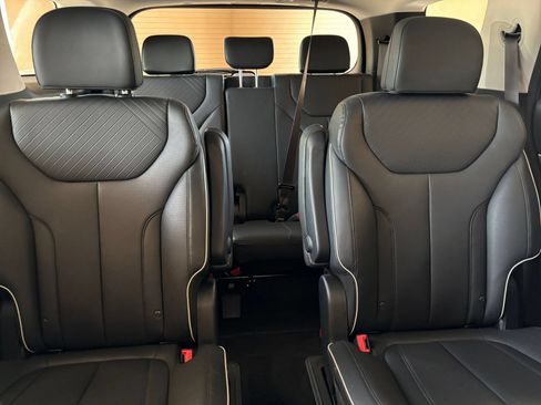 Used 2025 Hyundai Palisade SEL FWD image 42