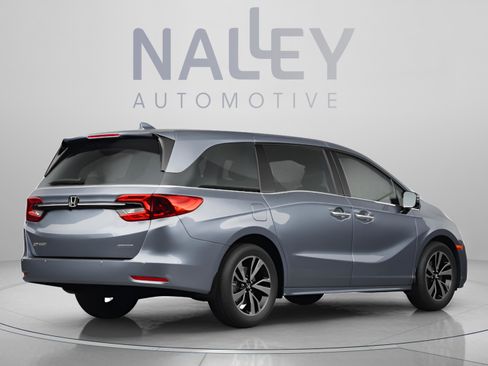 Used 2024 Honda Odyssey Touring image 3