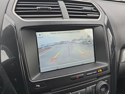 Used 2018 Ford Explorer XLT w/ Equipment Group 202A image 21