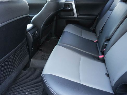 Used 2018 Toyota 4Runner SR5 Premium image 31