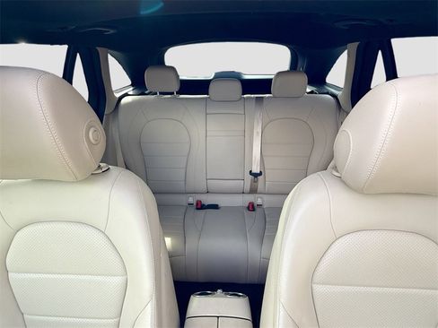 Used 2018 Mercedes-Benz GLC 300 4MATIC w/ Multimedia Package image 23