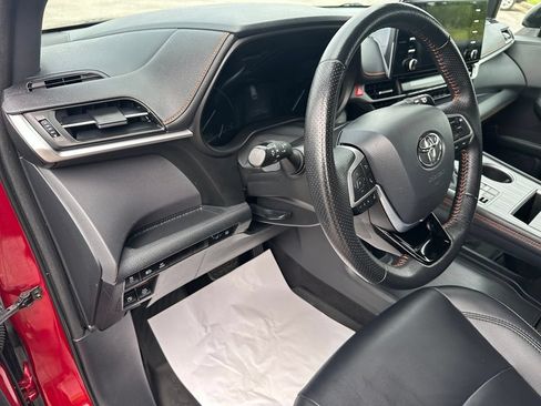 Used 2021 Toyota Sienna XSE w/ XSE Plus Package AWD/4WD image 13