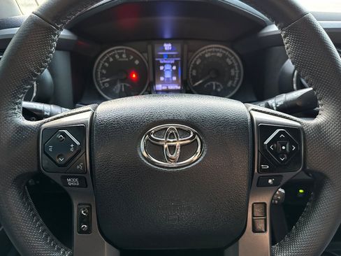 Used 2020 Toyota Tacoma TRD Off-Road image 21