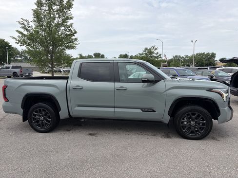 Used 2024 Toyota Tundra Platinum AWD/4WD image 8