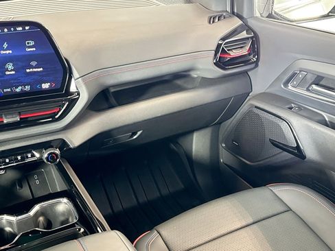 Used 2025 Chevrolet Silverado EV RST image 21