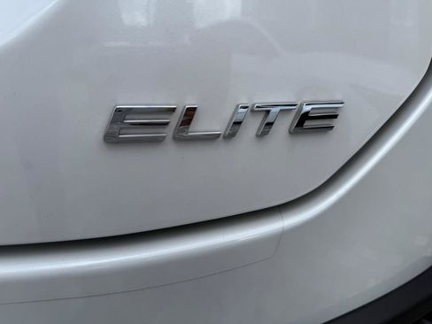 Used 2025 Honda Pilot Elite image 8