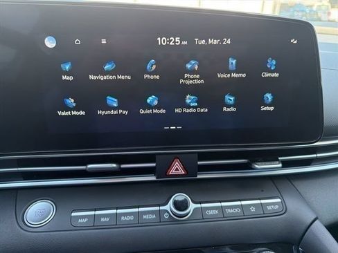 Used 2025 Hyundai Elantra SEL FWD image 31
