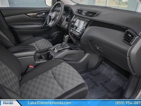 Used 2021 Nissan Rogue Sport SV AWD/4WD image 18