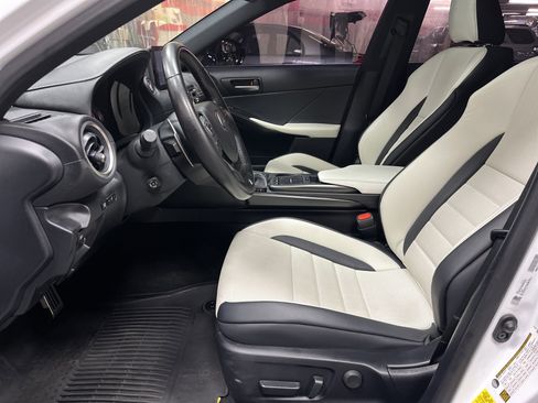 Used 2022 Lexus IS 350 F Sport RWD image 16