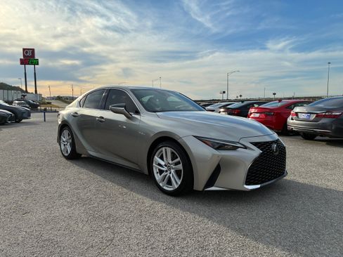 Used 2023 Lexus IS 300 w/ Comfort Package image 6