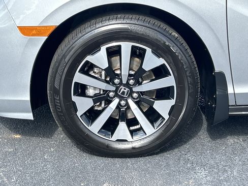 Used 2025 Honda Odyssey EX-L image 32
