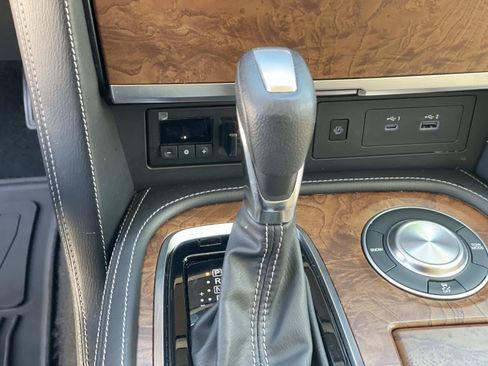Used 2022 Nissan Armada SL RWD image 12