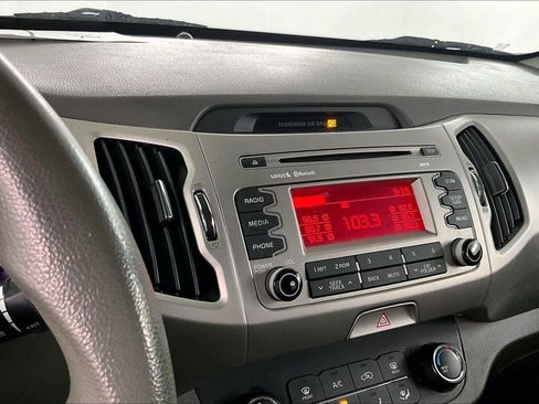 Used 2016 Kia Sportage LX image 14