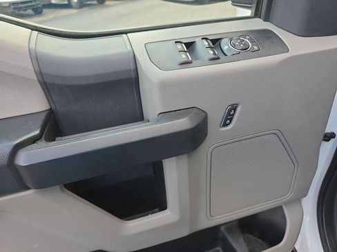 Used 2022 Ford F250 XL w/ Power Equipment Group AWD/4WD image 4