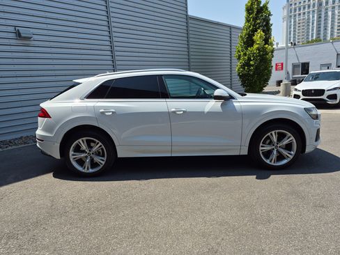 Used 2023 Audi Q8 Premium w/ Convenience Package AWD/4WD image 2