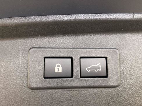 Used 2025 Subaru Outback Premium AWD/4WD image 19