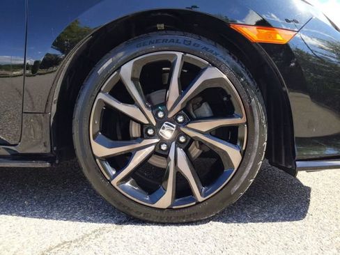 Used 2018 Honda Civic Sport image 11