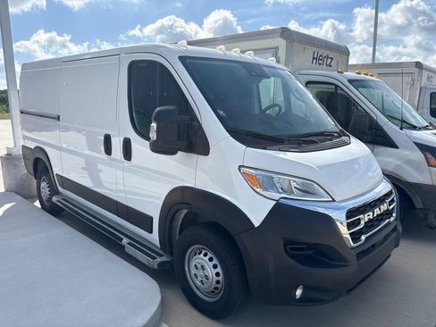 Used 2025 RAM ProMaster 2500 w/ U-Haul Equipment Group FWD image 3