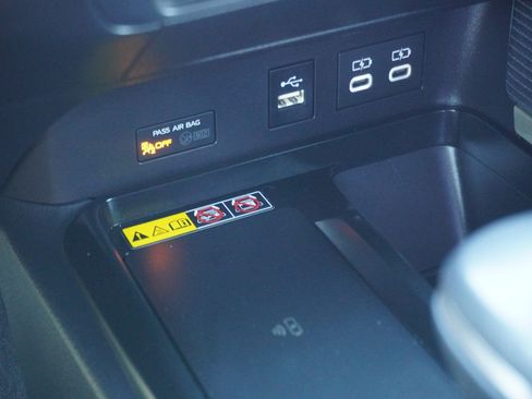 Used 2025 Toyota Camry SE w/ Convenience Package FWD image 24